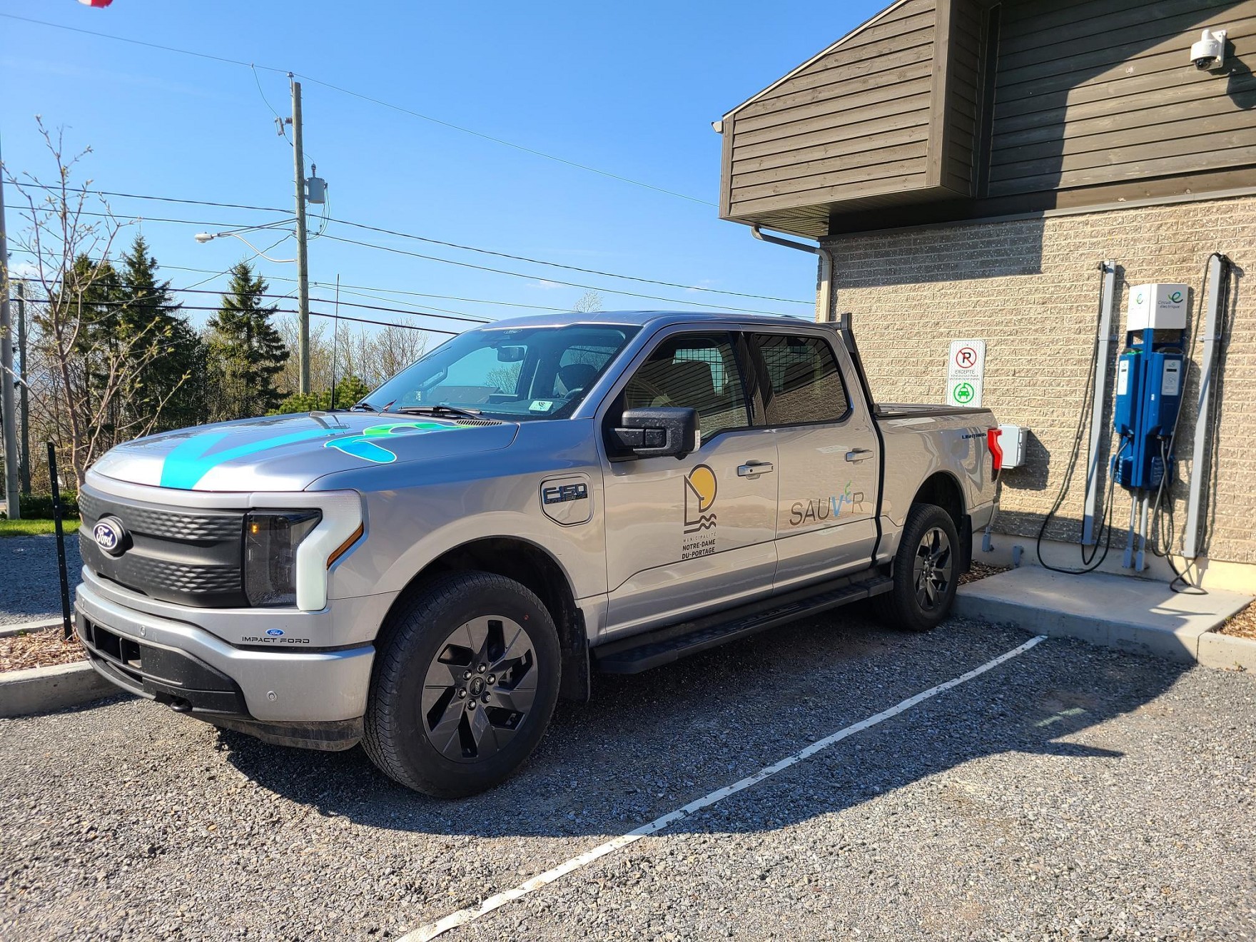 camionnette F-150 Lightning 2024
